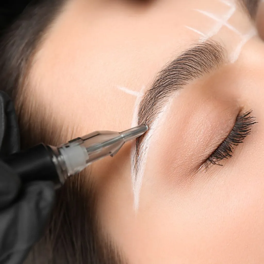 Trabajo de pestañas y cejas en Nava Eyelashes, Lake Nona, Orlando