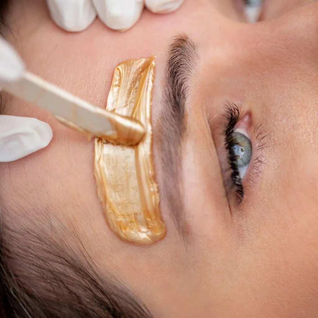 Trabajo de pestañas y cejas en Nava Eyelashes, Lake Nona, Orlando